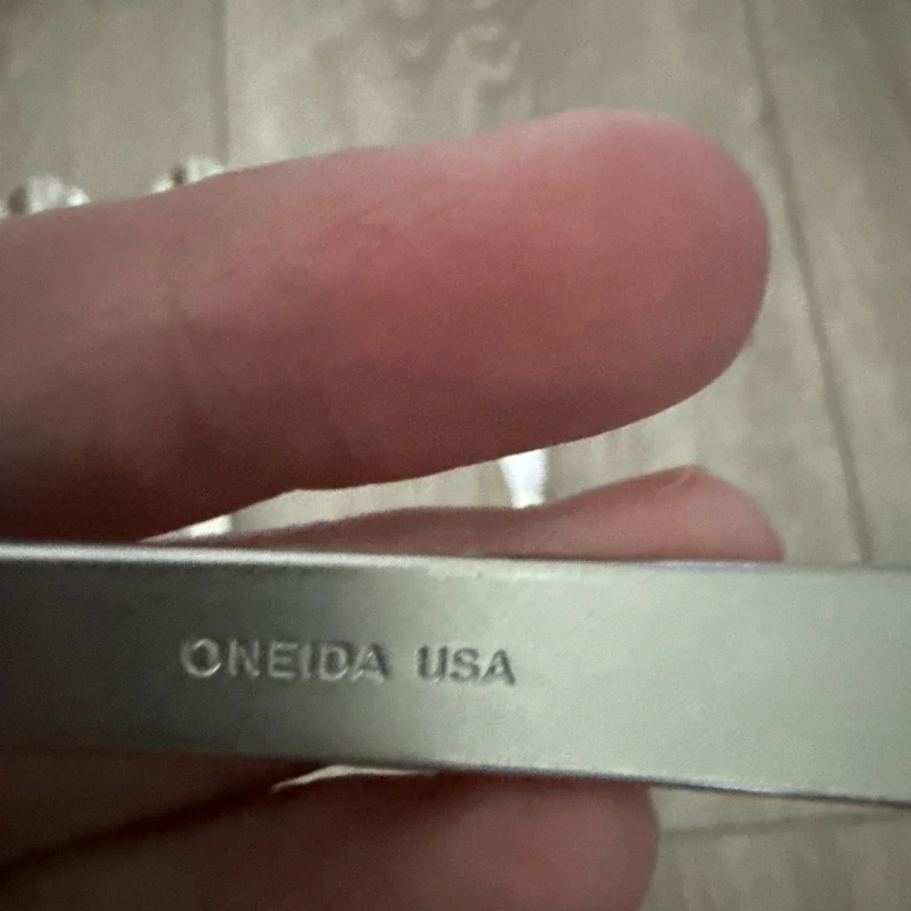 Oneida - FROST - 6 serving pieces Serving‎ Spoon, Casserole Spoon, Ladle, Sugar